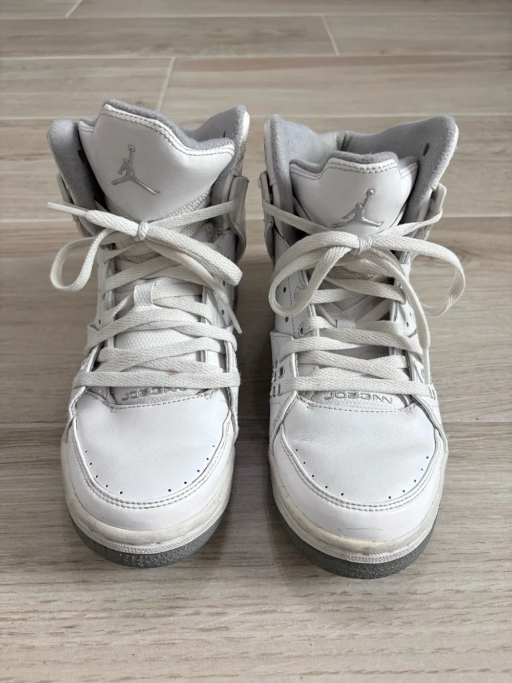 Nike Air Jordan SC-1 Sneakers in White Metallic Silver Youth Boys Size 6.5